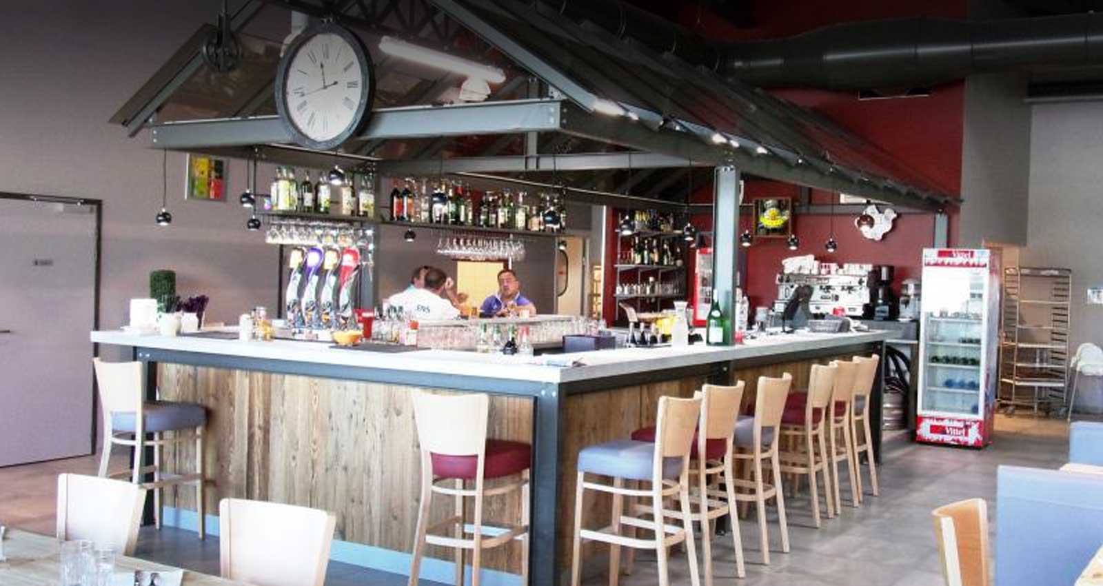 Décoration comptoirs de bar dans les projets de restaurants.